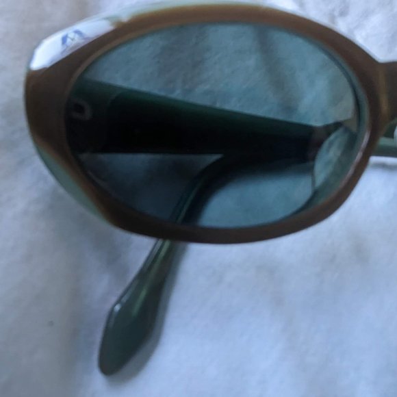 Women's Fossil Sunglasses - Olive Frame - Picture 3 of 7